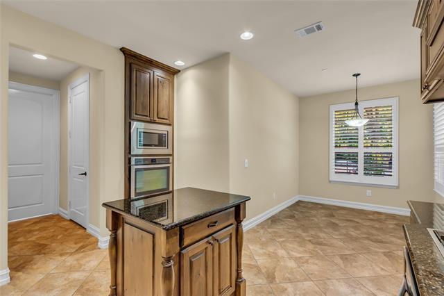Building Photo - 4709 Bayview Dr