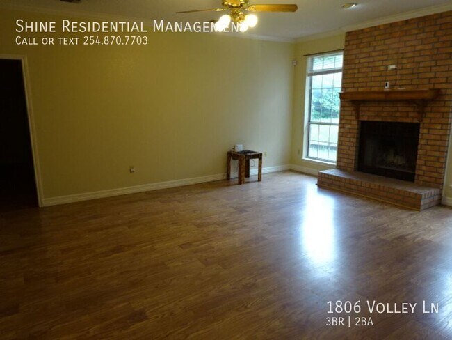 Building Photo - 1806 Volley Ln
