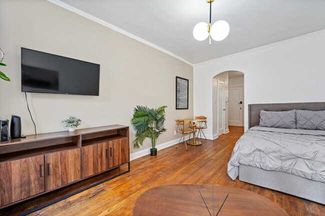 Building Photo - 343 E 51st St