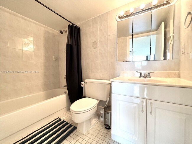 Building Photo - 14415 N Kendall Dr
