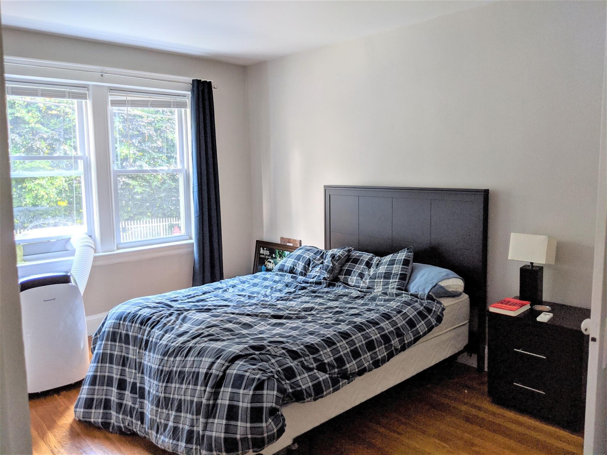 Building Photo - 1 Gray St