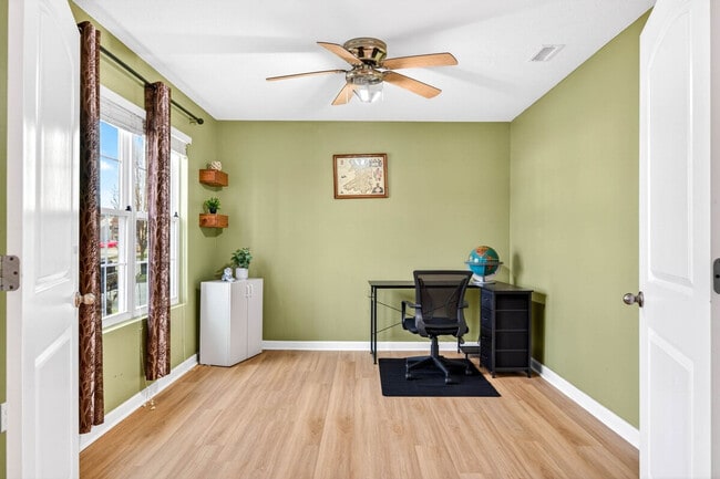 Building Photo - 1961 Creek Bank Dr