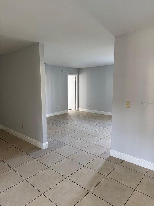 Building Photo - Home in BVL