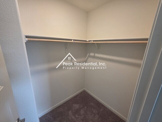 Building Photo - Only 2 years new. 3-bedrooms in Elk Grove