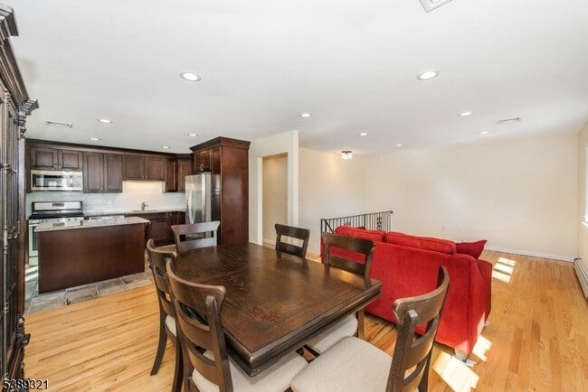 Building Photo - 11 Roehrs Dr