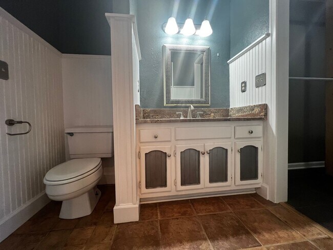 Building Photo - 204 Woodside Ave