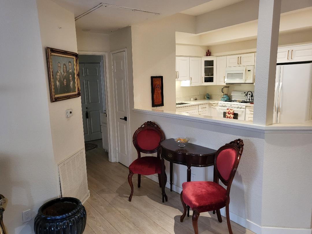 Building Photo - 5420 Sylmar Ave