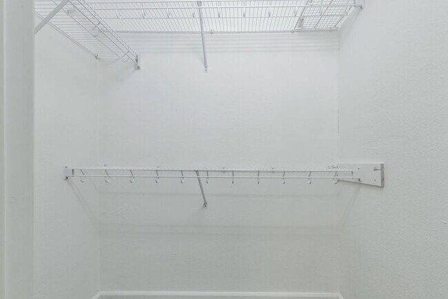 Building Photo - 1780 Roslyn St
