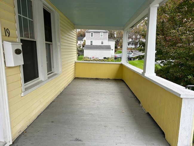 Building Photo - 19 Hawkins St