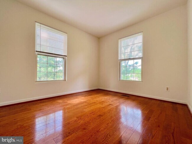 Building Photo - 5635 Gosling Dr