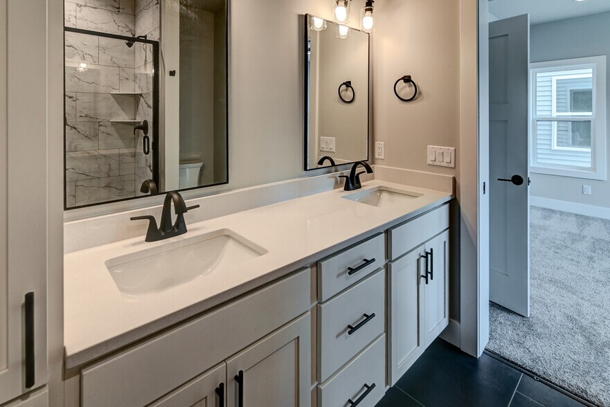 Building Photo - 4863 Lacy Rd