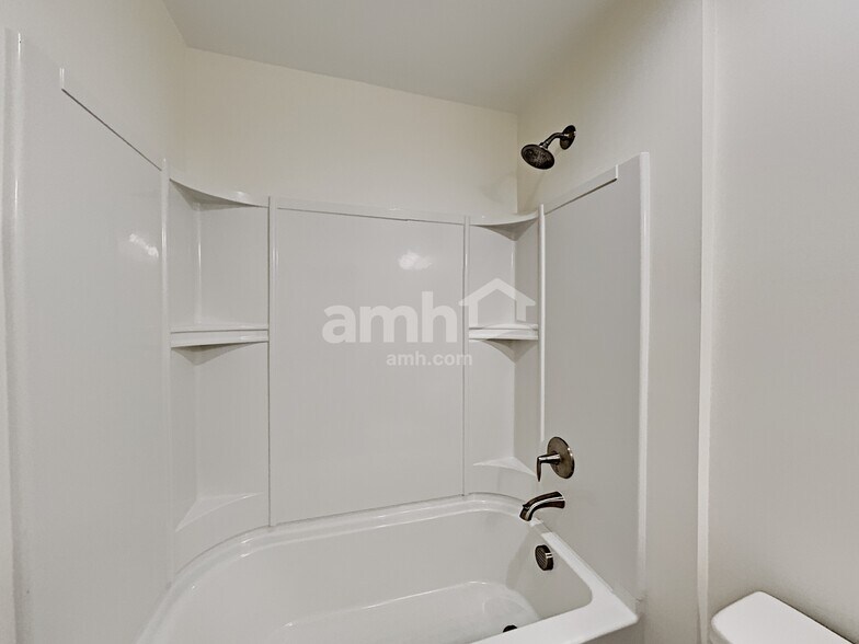 Building Photo - 4264 Longfellow Dr