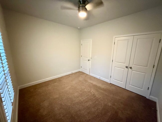 Building Photo - Newly Available in Heritage Bay!