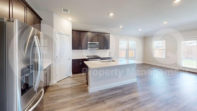 Building Photo - 613 Huntley Dr