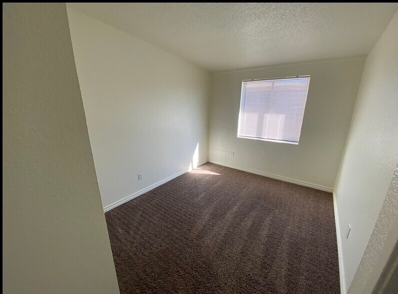 Building Photo - 3616 Marlborough Ave