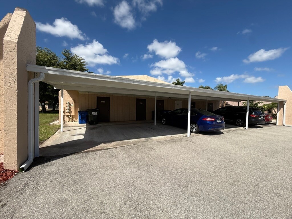 Building Photo - 9311 Lennex Ln