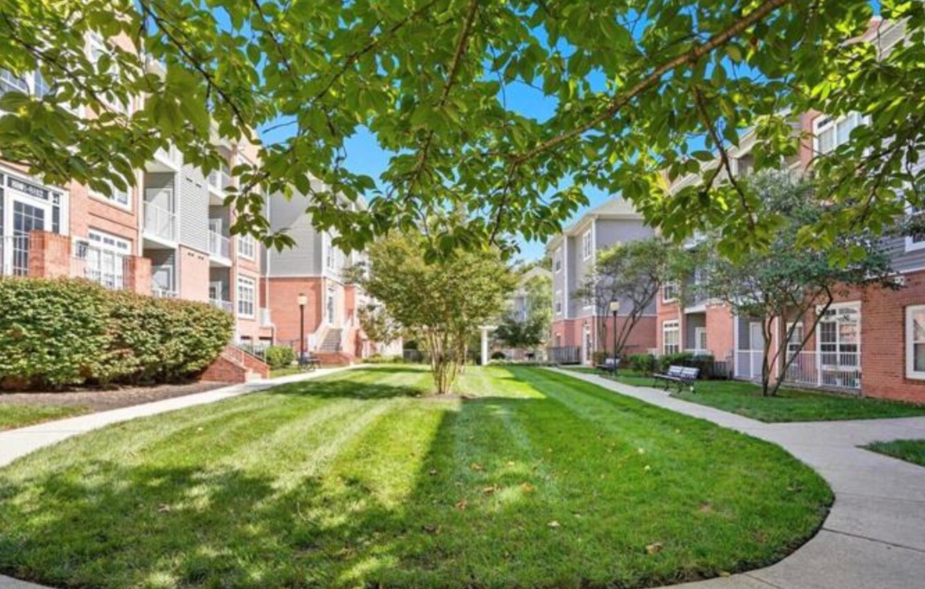 Building Photo - 9119 Groffs Mill Dr