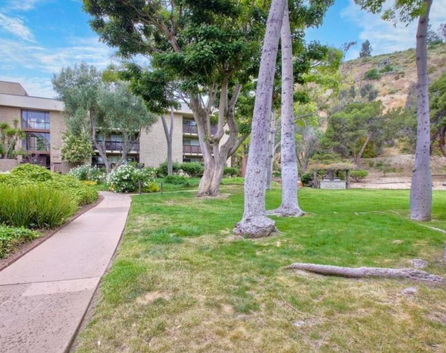 Building Photo - 6416 Friars Rd