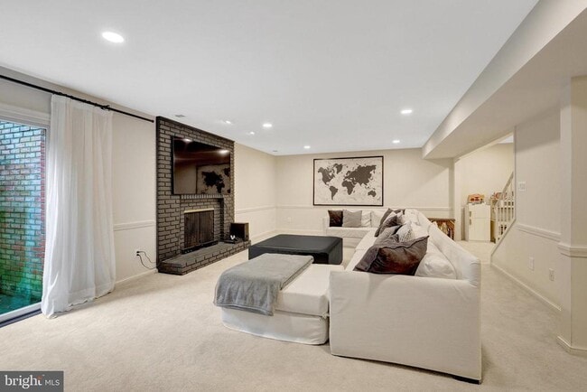 Building Photo - 6305 Dunaway Ct