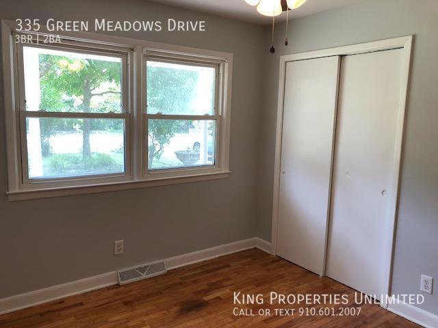Building Photo - 335 Green Meadows Dr
