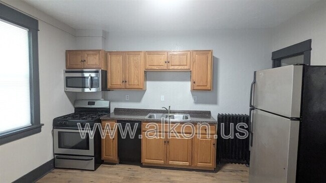 Building Photo - 3017 Glendale Ave