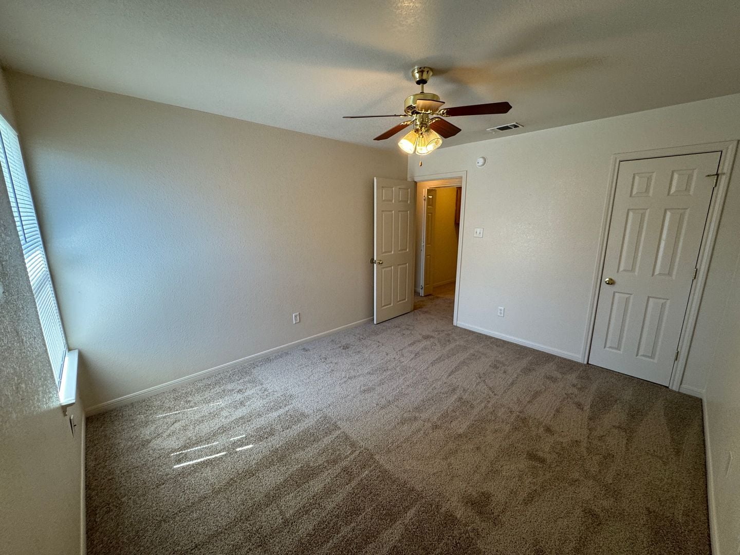 Building Photo - 1508 Nicholas Cir