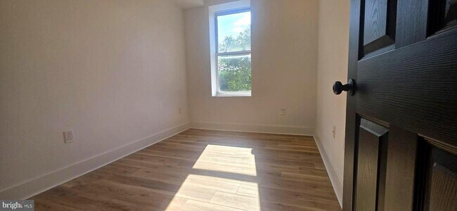 Building Photo - 1543 N 33rd St