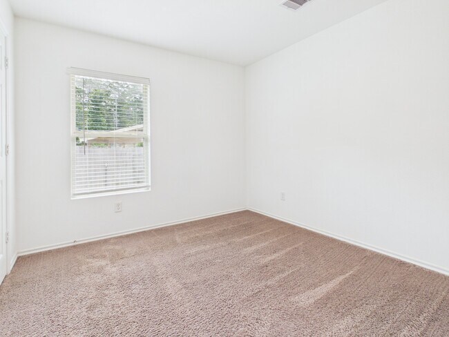 Building Photo - 1300 Winding Willow Dr