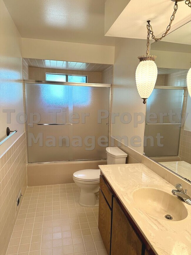Building Photo - Very nice 3 Bed, 2 Bath, 1,919 Sqft Walnut Creek house available July 24th for lease !