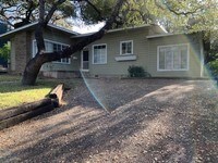 Building Photo - 2207 Montclaire St