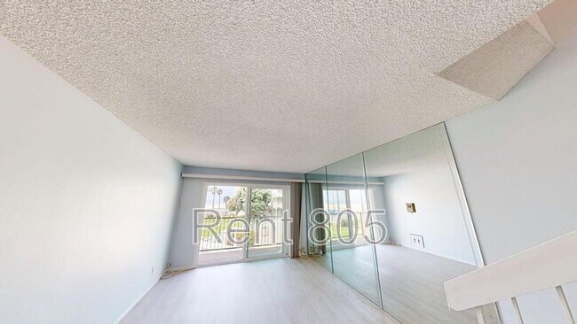 Building Photo - 334 Surfside Dr