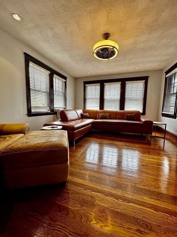 Building Photo - 4 Blakeville St