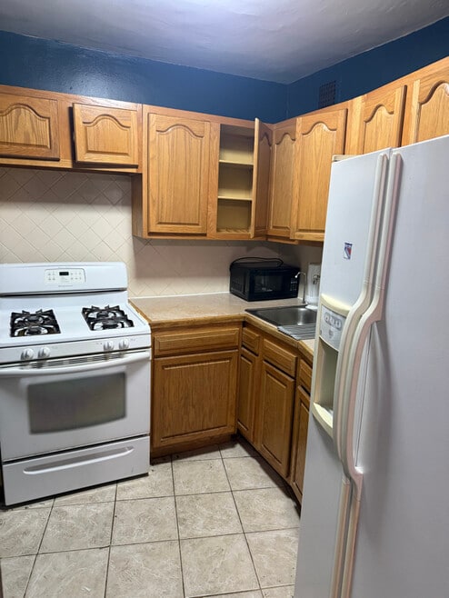 Building Photo - 1020 Grand Concourse