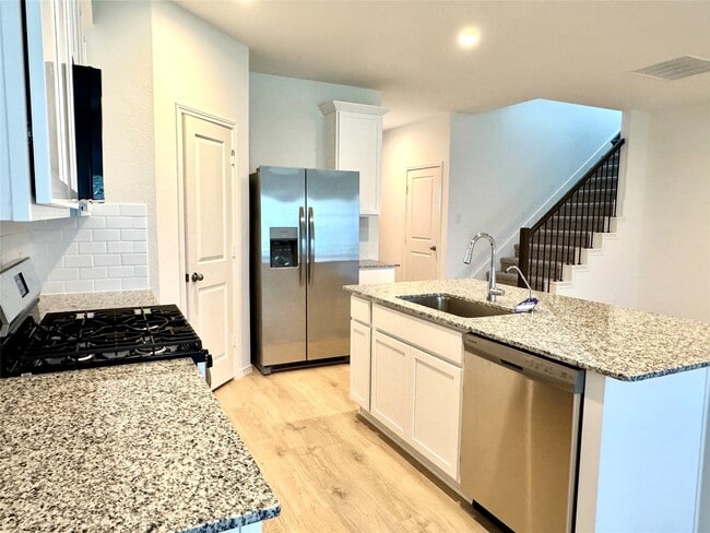 Building Photo - 1606 Cedar Pointe Ct