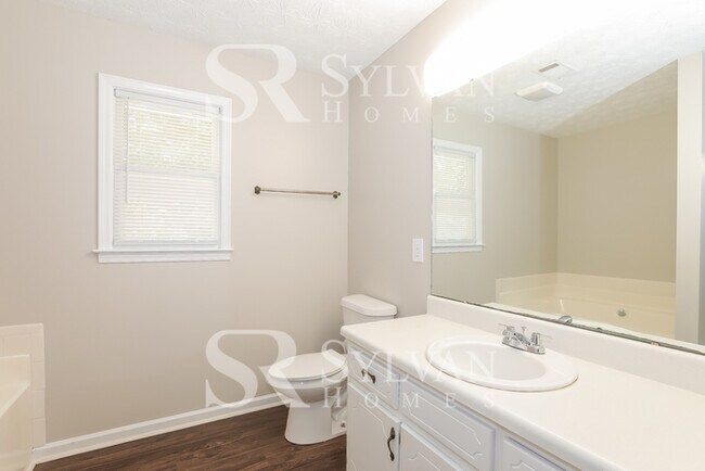 Building Photo - At Last, This Is What You Have Been Searching For!