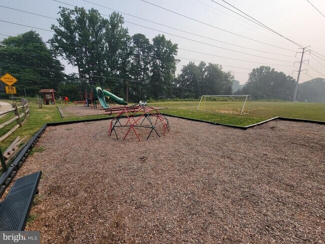 Building Photo - 7598 Springfield Hills Dr