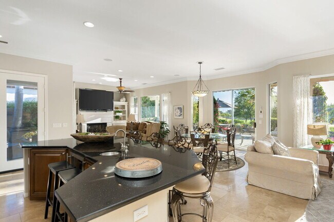 Building Photo - 60602 Juniper Ln