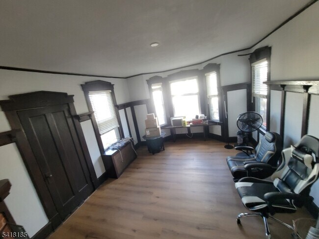 Building Photo - 140 Prospect St