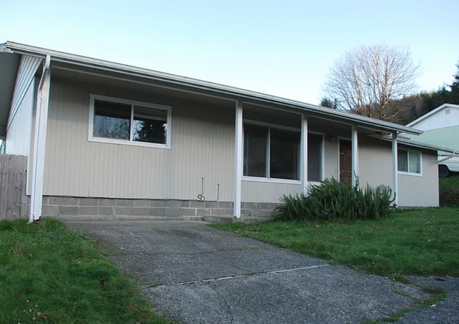 Primary Photo - Freshly Updated 3-Bedroom, 2-Bath Home in Reedsport