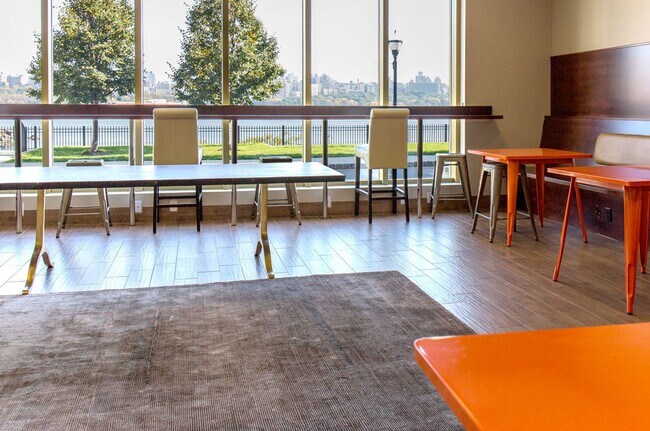 Building Photo - 1/Bedroom at Edgewater's top waterfront location.