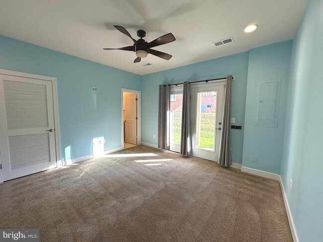 Building Photo - 3697 Ambrose Hills Rd