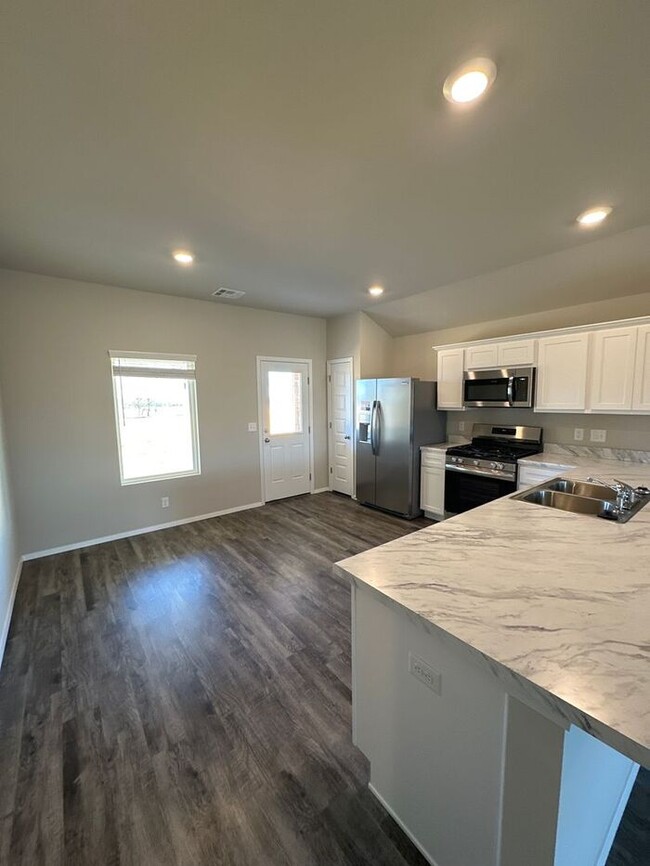 Building Photo - *Pre-leasing* BRAND NEW Three Bedroom | Tw...