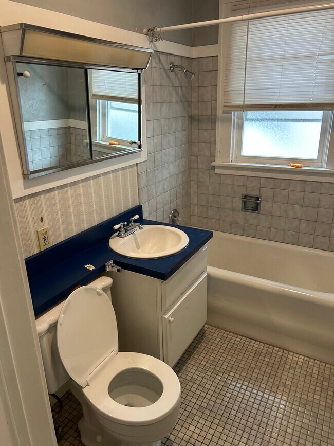 Building Photo - 912 S 3rd St