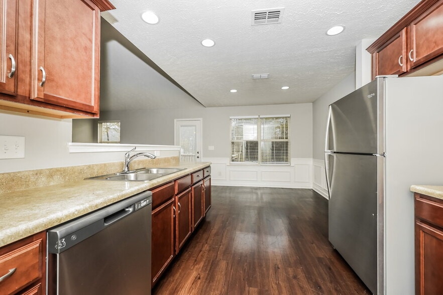 Building Photo - 792 Harvest Grove Dr