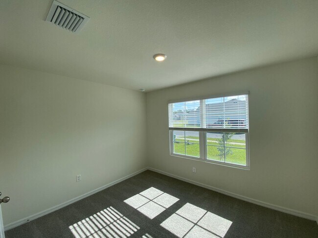 Building Photo - Avalon Woods 4/3/2 ***WON'T LAST***