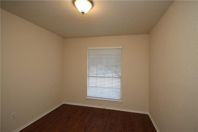 Building Photo - 7017 Crosswood Dr