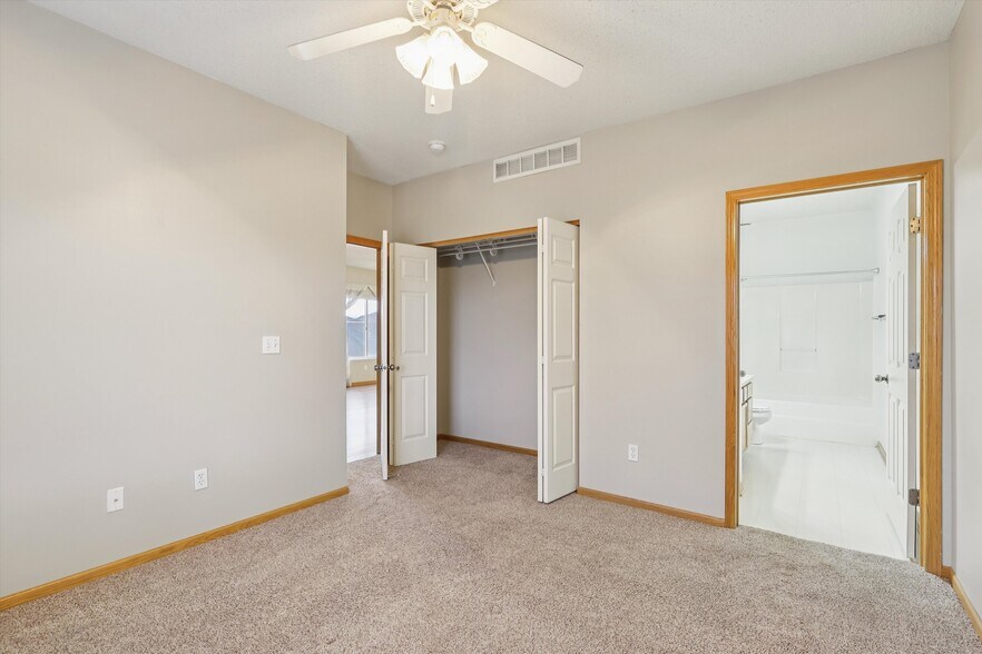Building Photo - 1320 SE Florence Dr