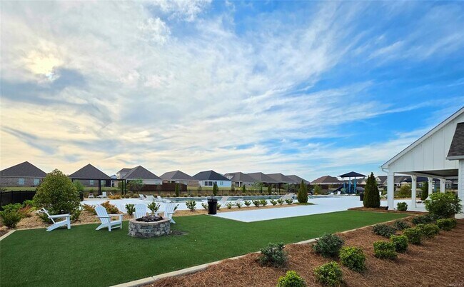 Building Photo - 656 Riverdale Dr.