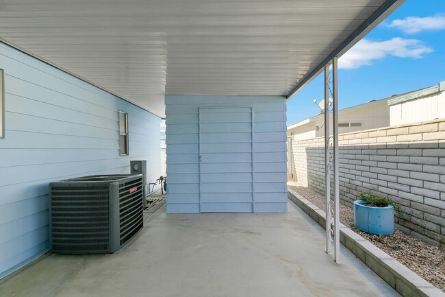 Building Photo - 39345 Moronga Canyon Dr