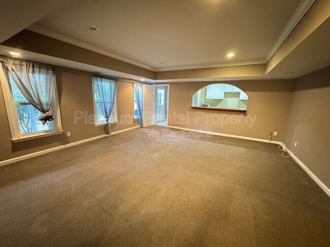 Building Photo - 425 Water Shadow Ln